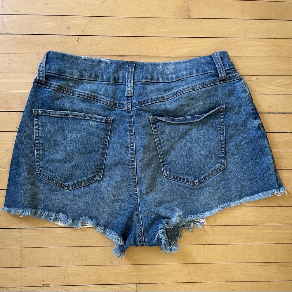 Women’s Rewash High Rise Distressed Denim Shorts - Picture 2 of 3